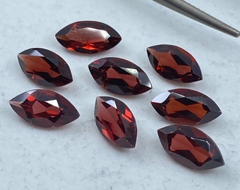 RED Garnet faceted marquoise