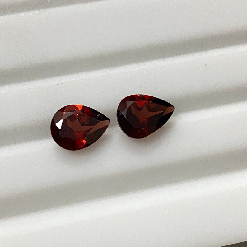 Mozambique Garnet Jaipur Gemstone | Garnet Wholesale | Calibrated Pear - Image 2