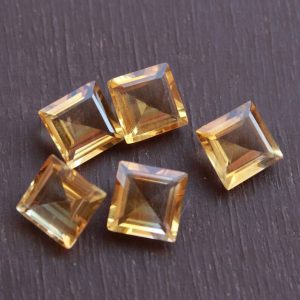 champagne quartz cut Gemstone Square shape calibrated sizes in 4,5,6,7,8,9,10,11,12,13,14,15mm. custom cuts on request