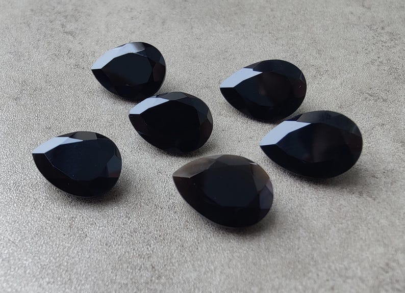 The Justification for Donning Jewels Made of Black Spinel